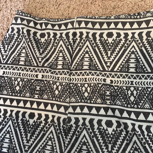 High waisted mini skirt - Picture 2 of 3